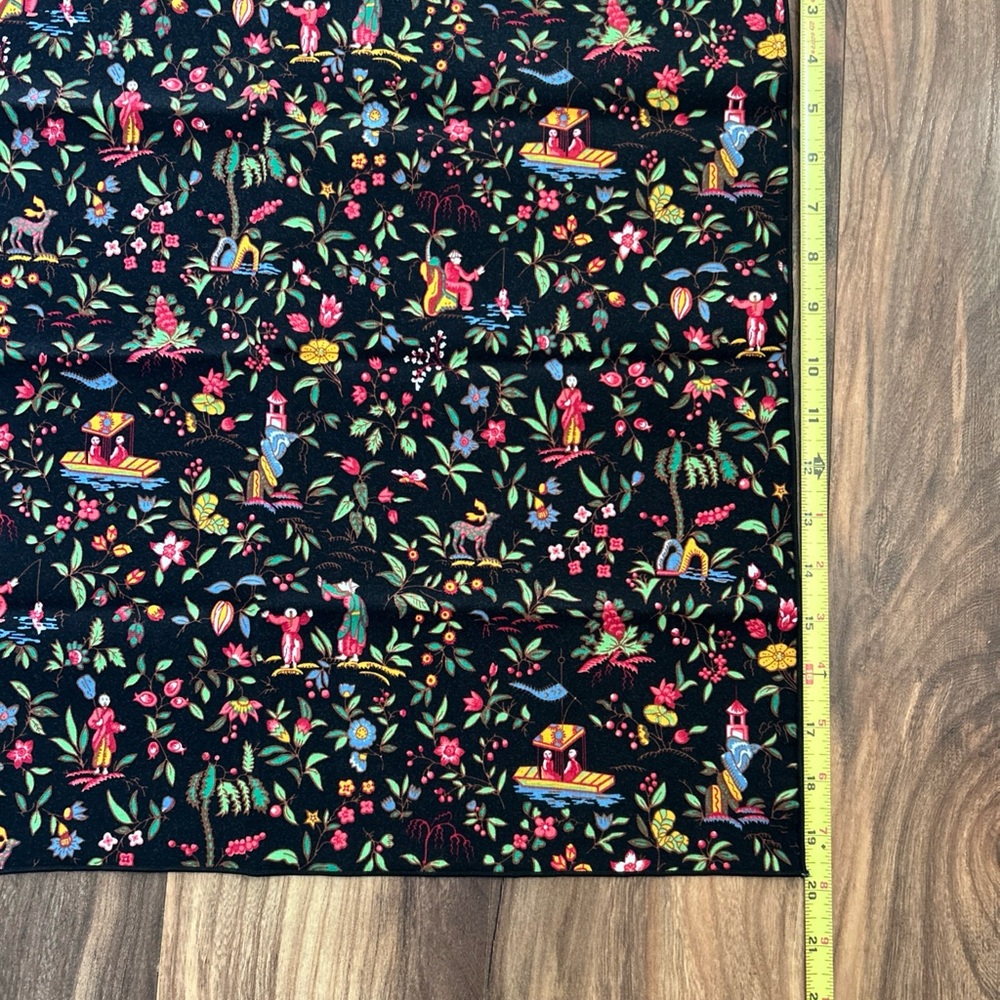 Vera Bradley Ming Placemats And Napkins Set of 8 Retired - Picture 7 of 10